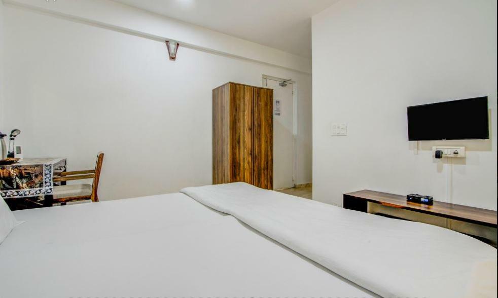 Isec Apartment Bombaj Zewnętrze zdjęcie